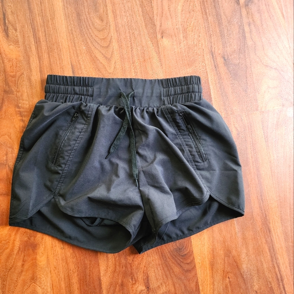 High-waisted running shorts